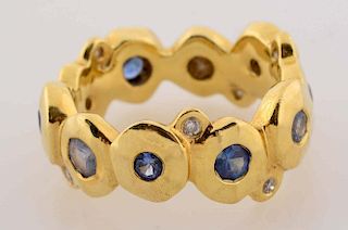 18K Yellow Gold Ring with Sapphires & Diamonds.