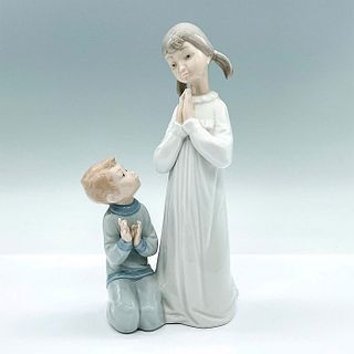 Teaching to Pray 10004779 - Lladro Porcelain Figurine