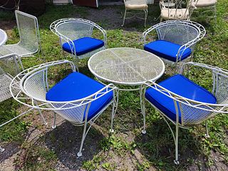 WROUGHT PATIO TABLE 19"H X 34"DIAM W/4 CHAIRS