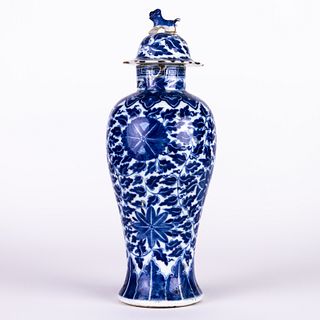 Chinese Blue & White Foo Dragon Porcelain Vase 4 Character Mark