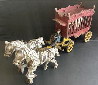 HUBLEY OR KENTON ORIGINAL CAST IRON  OVERLAND CIRCUS HORSE DRAWN WITH 2 HORSES,DRIVER AND BEAR 1930-1940's