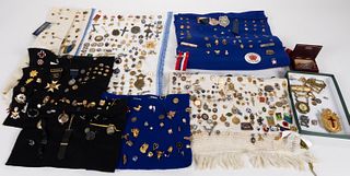LARGE COLLECTION OF LAPEL PINS AND RELATED ARTICLES, UNCOUNTED LOT