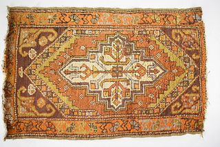 ANTIQUE HAND-KNOTTED PRAYER RUG 