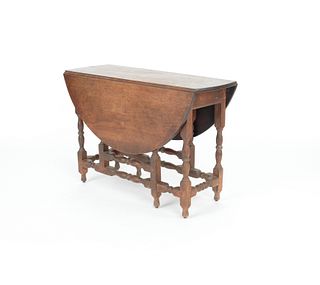 William & Mary style walnut gateleg table, ca. 190