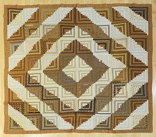 Pieced log cabin quilt, late 19th c., 85" x 84".
