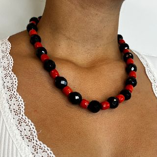 70â€™ Coral Onyx Bead Necklace 