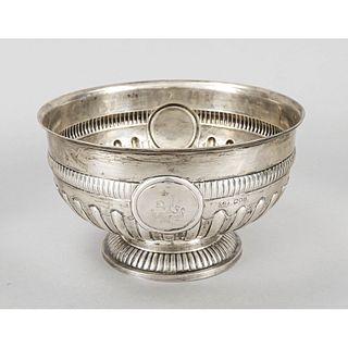 Round footed bowl, England, 18