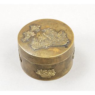Round box, Japan, around 1900