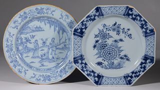 ENGLISH DELFT TIN-GLAZED CHINOISERIE MOTIF EARTHENWARE PLATES, LOT OF TWO