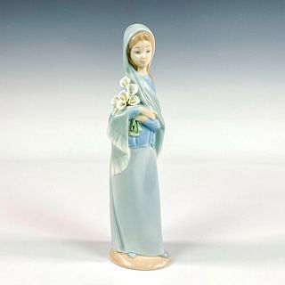 Girl With Calla Lilies 1004650 - Lladro Porcelain Figurine