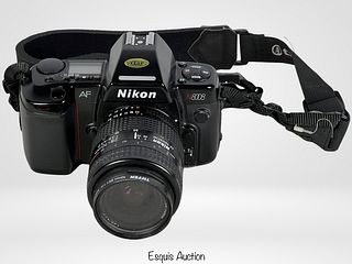 Nikon AF N8008 35mm Film Camera with Lens