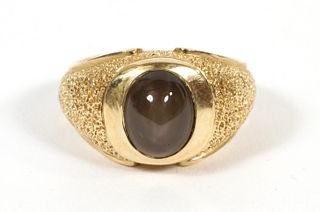 14kt Gold, Synthetic Star Sapphire Cabochon Ring, 11.5g Size: 8.25