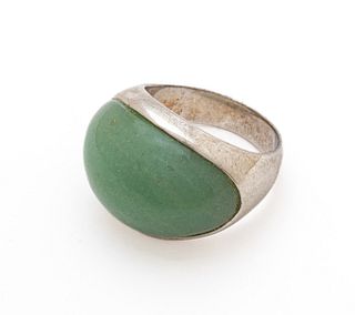 925 Silver And Green Jade Ring, 13g Size: 7.5