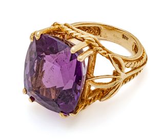 18kt Yellow Gold & Amethyst Ring, 9.4g Size: 5.5