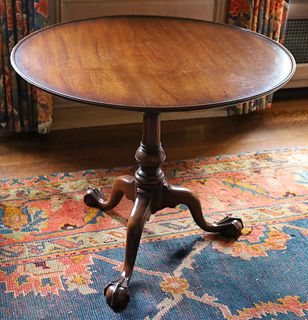 Williamsburg Restoration (American) Chippendale Style Mahogany Table, H 29.5" Dia 35"