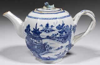 CHINESE EXPORT PORCELAIN BLUE AND WHITE TEAPOT