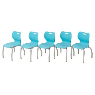Firma Hon. Juego de 5 sillas. siglo XXI Diseño Minimalista con respaldo cerrado. Elaboradas en Metal y plástico azul.