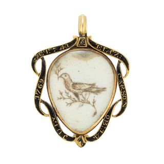 GIBBES, LADSON, AND CARSON FAMILIES, SOUTH CAROLINA GEORGIAN 18K YELLOW GOLD AND HAIR-WORK MOURNING PENDANT