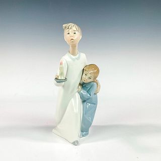 Boy And Girl 1004874 - Lladro Porcelain Figurine