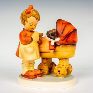 Goebel Hummel Figurine, Doll Mother