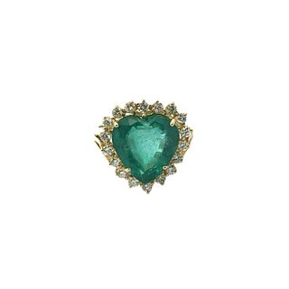 7.60 Ctw Emerald & Diamonds Heart 18k Gold Ring