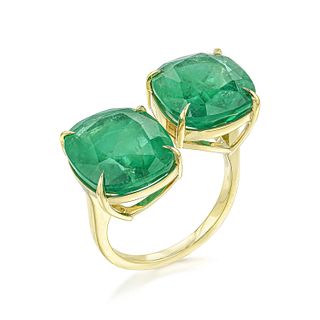 Emerald Between the Finger Ring