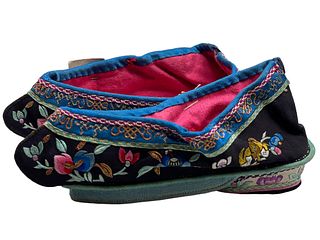 Chinese Manchu Silk Embroidered Bound Foot Shoes