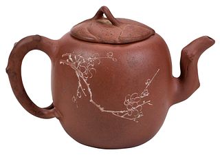 Naturalistic Lidded Yixing Clay Teapot 