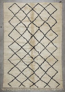 Vintage Moroccan Rug: 6'10" x 9'9" (208 x 297 cm)