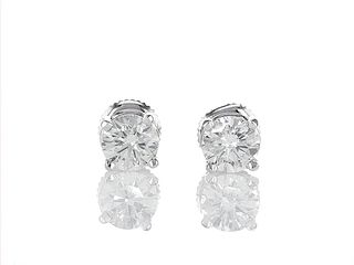 18kt White Gold 1.4 ctw Diamond Earrings
