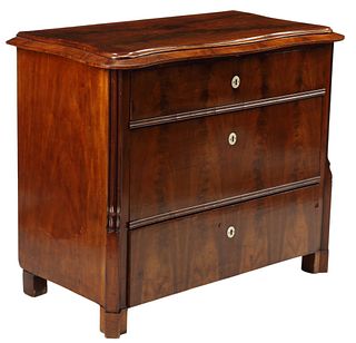 CONTINENTAL MAHOGANY CHEST OF DRAWERS