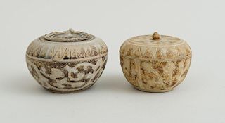TWO KOREAN STONEWARE BOWLS AND COVERS WITH SGRAFFITO DECORATION