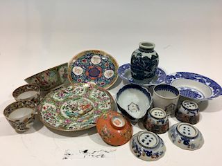 ANTIQUE Chinese Lot of Rose Medallion, Famille Rose and Blue and White Plate, vase, Bowl, etc, 15 pieces, 18th-19th century. 
