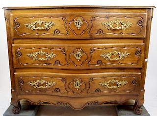 Louis XV 3 drawer commode in walnut