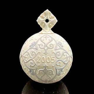 2005 Christmas Ball 1018184 - Lladro Porcelain Ornament