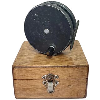  THE PERFECT FISHING FLY REEL & FITTED WOOD CASE