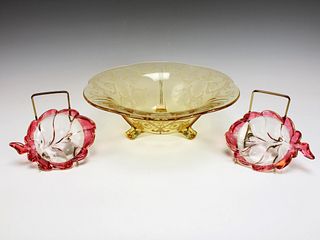 AMBER GLASS BOWL & TWO PINK GLASS LEAF DISHES
