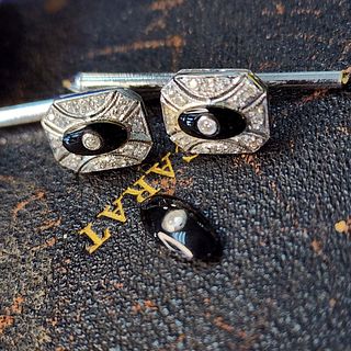 Natural Diamonds, Onyx, and 18K Gold Accessories