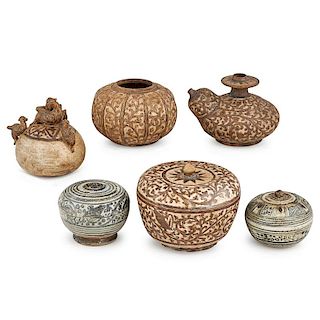 GROUP OF SOUTHEAST ASIAN POTTERY 東南亞陶器一組