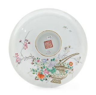 A Famille Rose Porcelain Cover Diameter 9 3/8 inches.