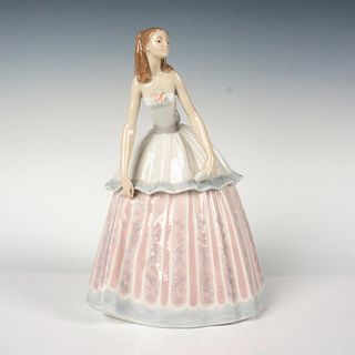 Waiting To Dance 1005858 - Lladro Porcelain Figurine