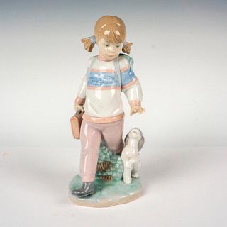 Thursday's Child (Girl) 1006018 - Lladro Porcelain Figurine