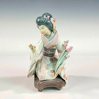 Kiyoko 1001450 - Lladro Porcelain Figurine
