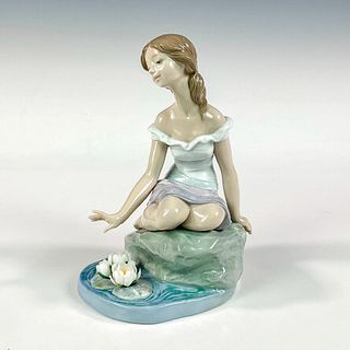 Reflections Of Helena 1007706 - Lladro Porcelain Figurine