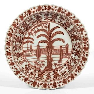 CHINESE EXPORT PORCELAIN IRON RED CHARGER