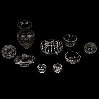 LOTE DE ARTÍCULOS DE MESA CHECOSLOVAQUIA SIGLO XX Elaborados en cristal transparente  Diseños orgánicos Diferentes decorad...