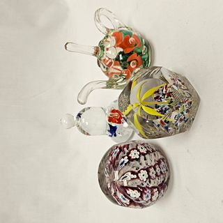 Flower and shaped paperweights 