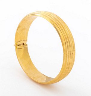 Italian 14K Yellow Gold Bangle Bracelet