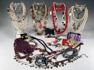 LOT OF COLORFUL COSTUME JEWELRY