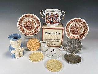 COLLECTION OF PORCELAIN DECORATIVE ITEMS